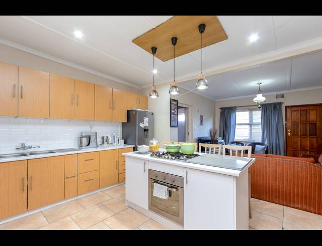 7 BEDROOM HOUSE FOR SALE IN HAZENDAL